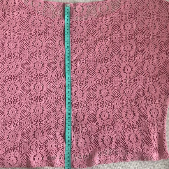 Tea n Rose Crochet Look Top - Picture 9 of 14
